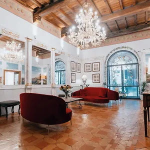 4* Hotel Pantheon
